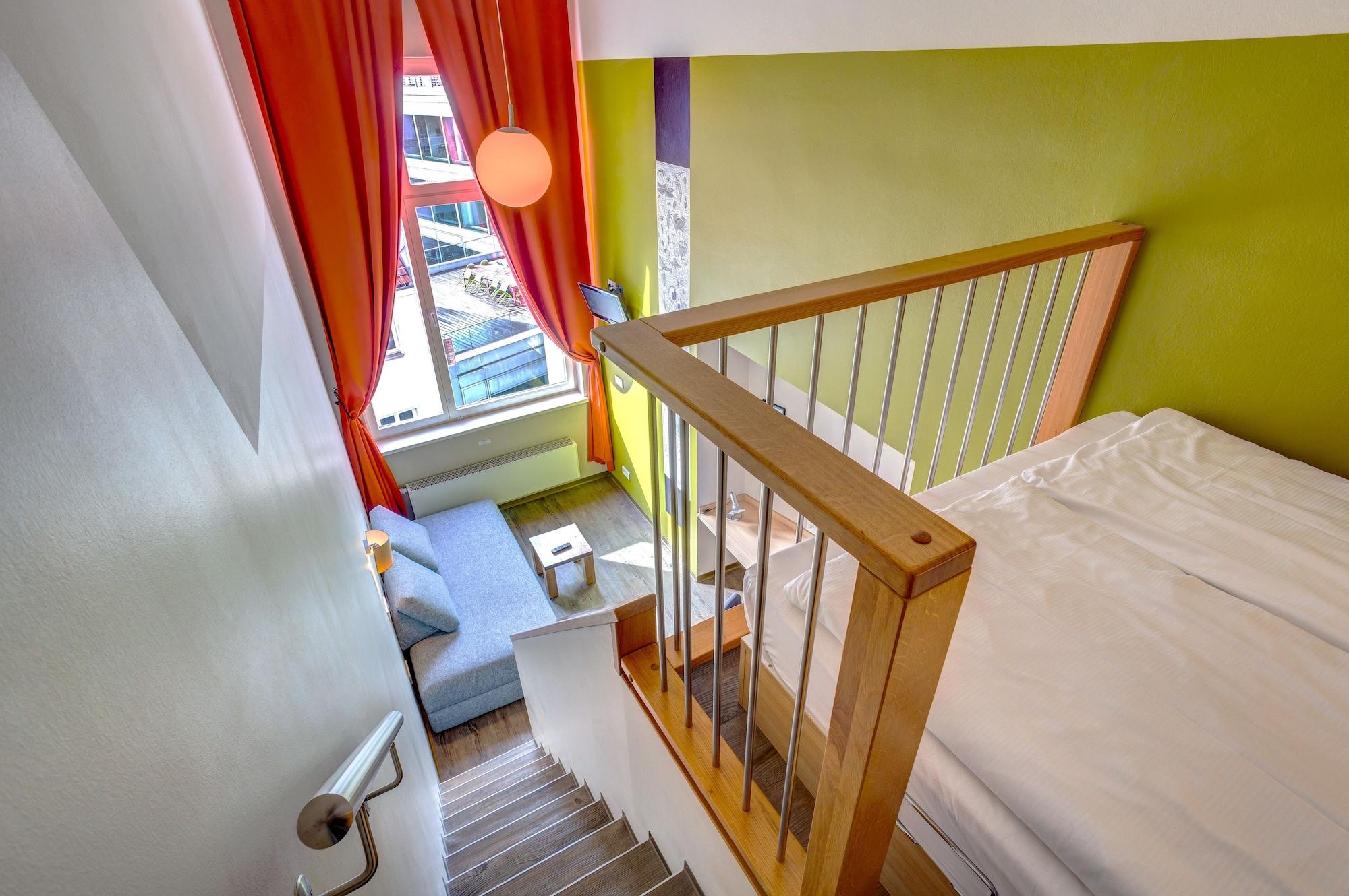 Meininger Hotel Berlin Mitte Екстериор снимка